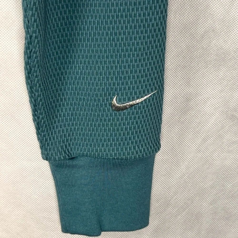 NWT NIKE Women's Long-Sleeve Crop Top GYM TENNIS DANCE RUN SIZE L